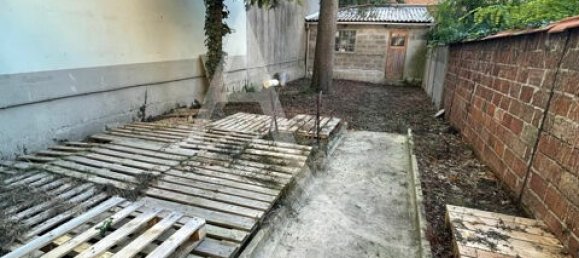 140m² Commercial property in Fontenay-sous-Bois, France No. 182170 3