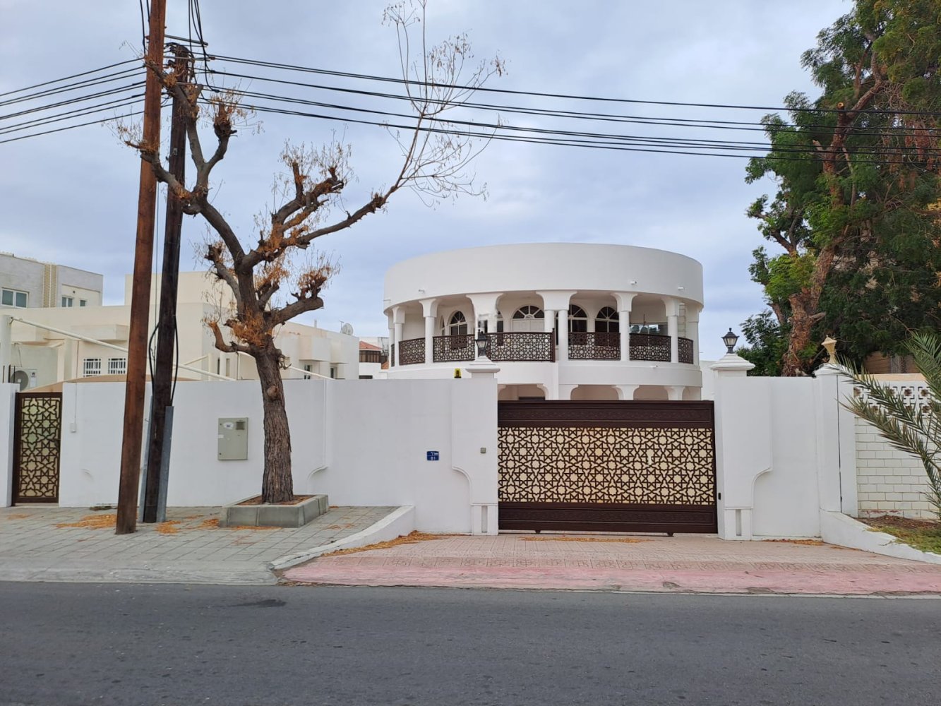 7 bedrooms Villa in Madinat as'Sultan Qaboos, Oman No. 1072