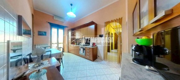3-salle Appartement à Turin, Italy No. 139405 10
