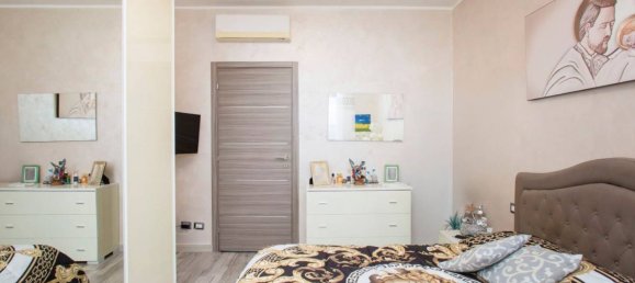 3 rooms Apartment in Milan, Italy No. 241466 13