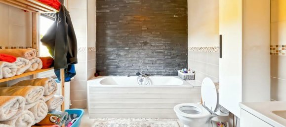 3 bedrooms House in Douvaine, France No. 362276 5