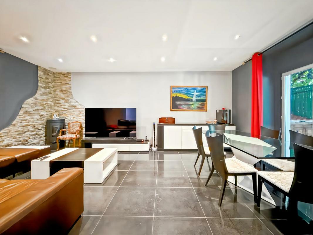 3 bedrooms House in Douvaine, France No. 362276