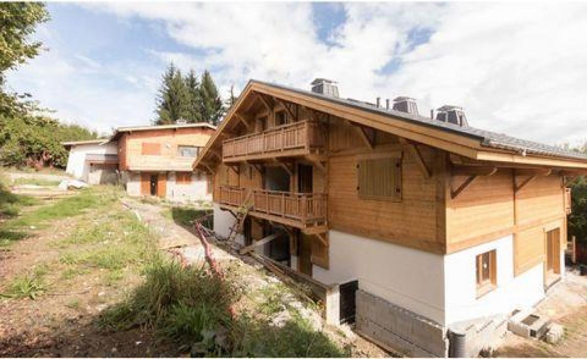 3 bedrooms Condo in Bonneville, France No. 24572