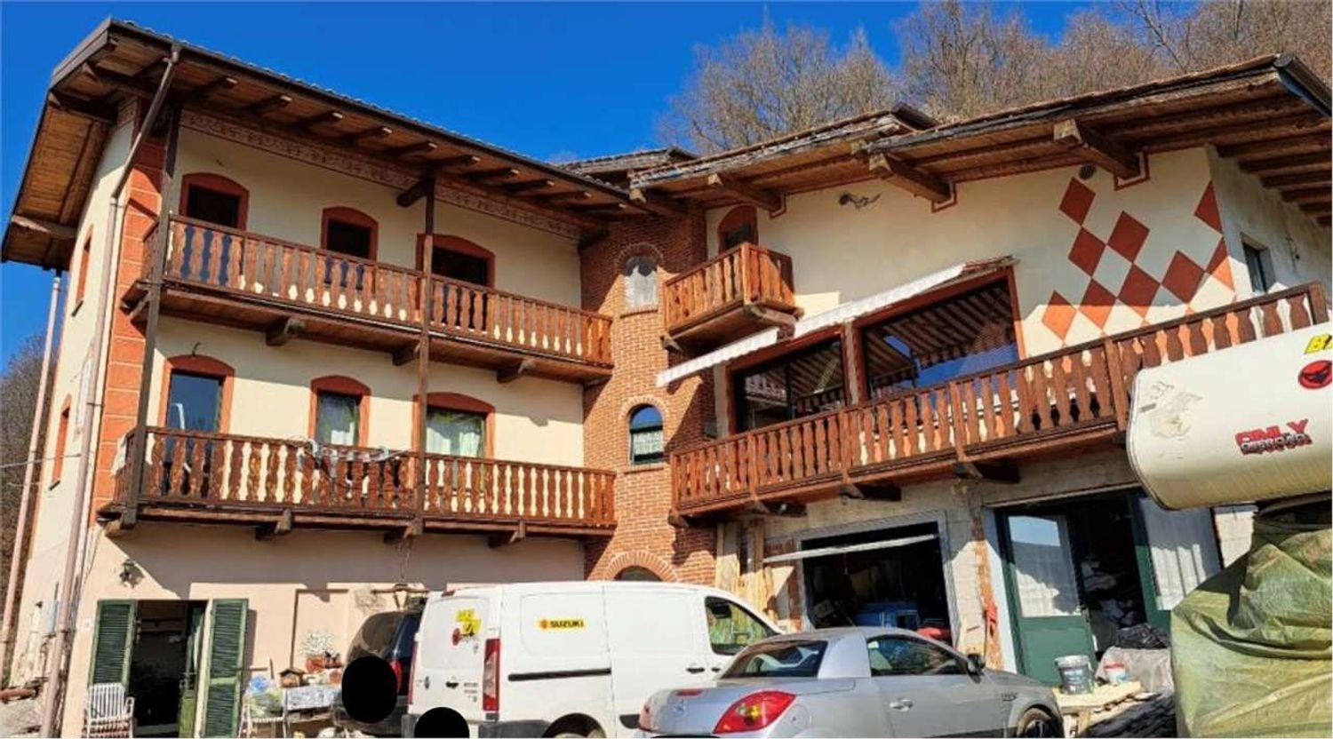 5 bedrooms House in Vicolungo, Italy No. 359399