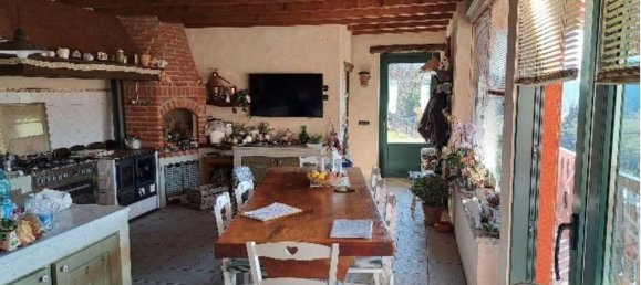 5 bedrooms House in Vicolungo, Italy No. 359399 5