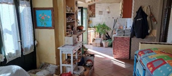 5 bedrooms House in Vicolungo, Italy No. 359399 7