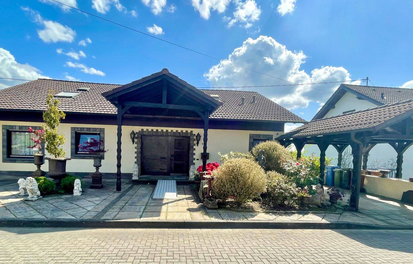 Таунхаус с 5 комнатами в Нойвид, Германия № 329195