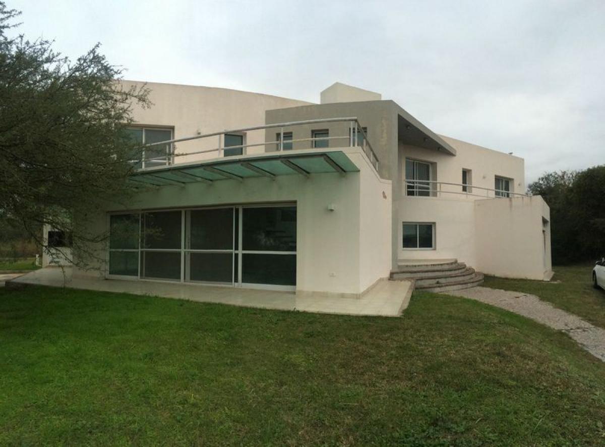 Ферма с 4 спальнями в Кордоба, Аргентина № 39543