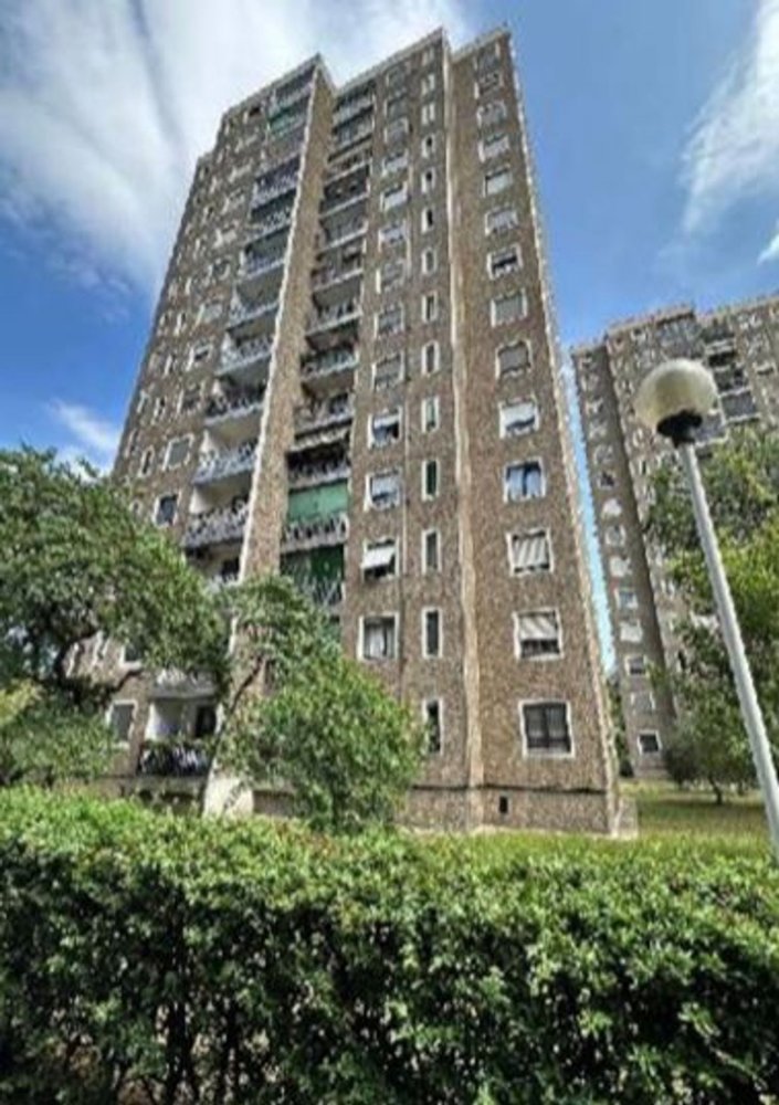 3 bedrooms Apartment in Milan, Italy No. 246162