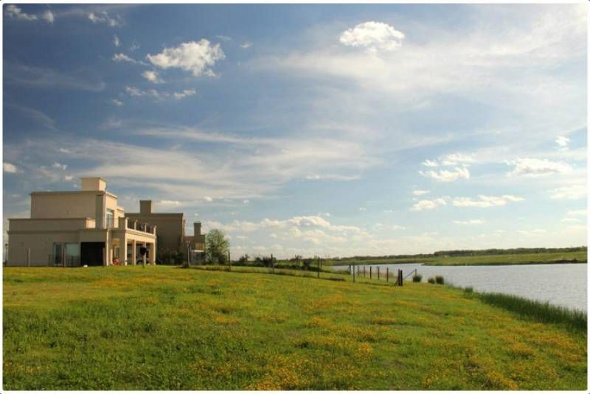 Terreno en Escobar, Argentina No. 113175