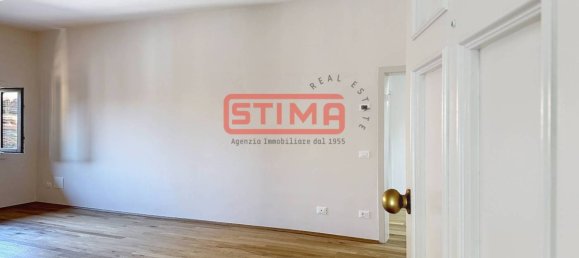 2 bedrooms Penthouse in Treviso, Italy No. 188829 2
