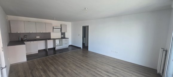 Apartamento de 2 dormitorios en Colombes, France No. 281510 2