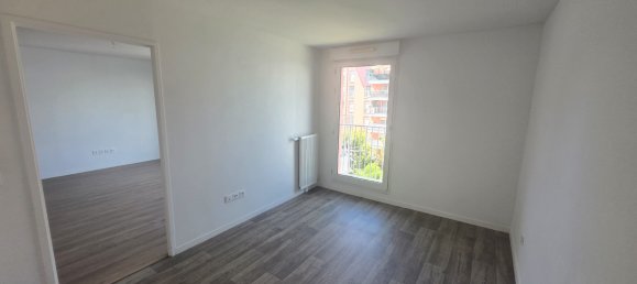 Apartamento de 2 dormitorios en Colombes, France No. 281510 6