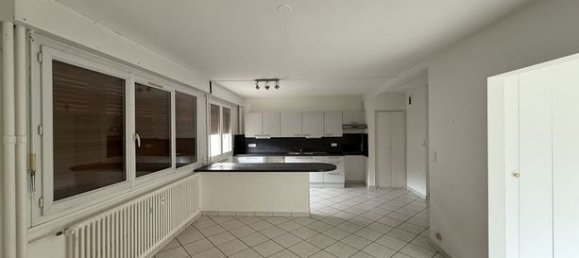 Apartamento de 2 dormitorios en Saint-Claude, France No. 355248 3