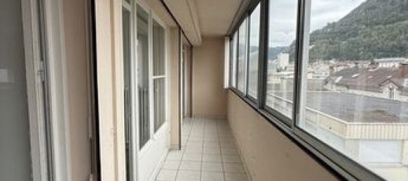 Apartamento de 2 dormitorios en Saint-Claude, France No. 355248 2