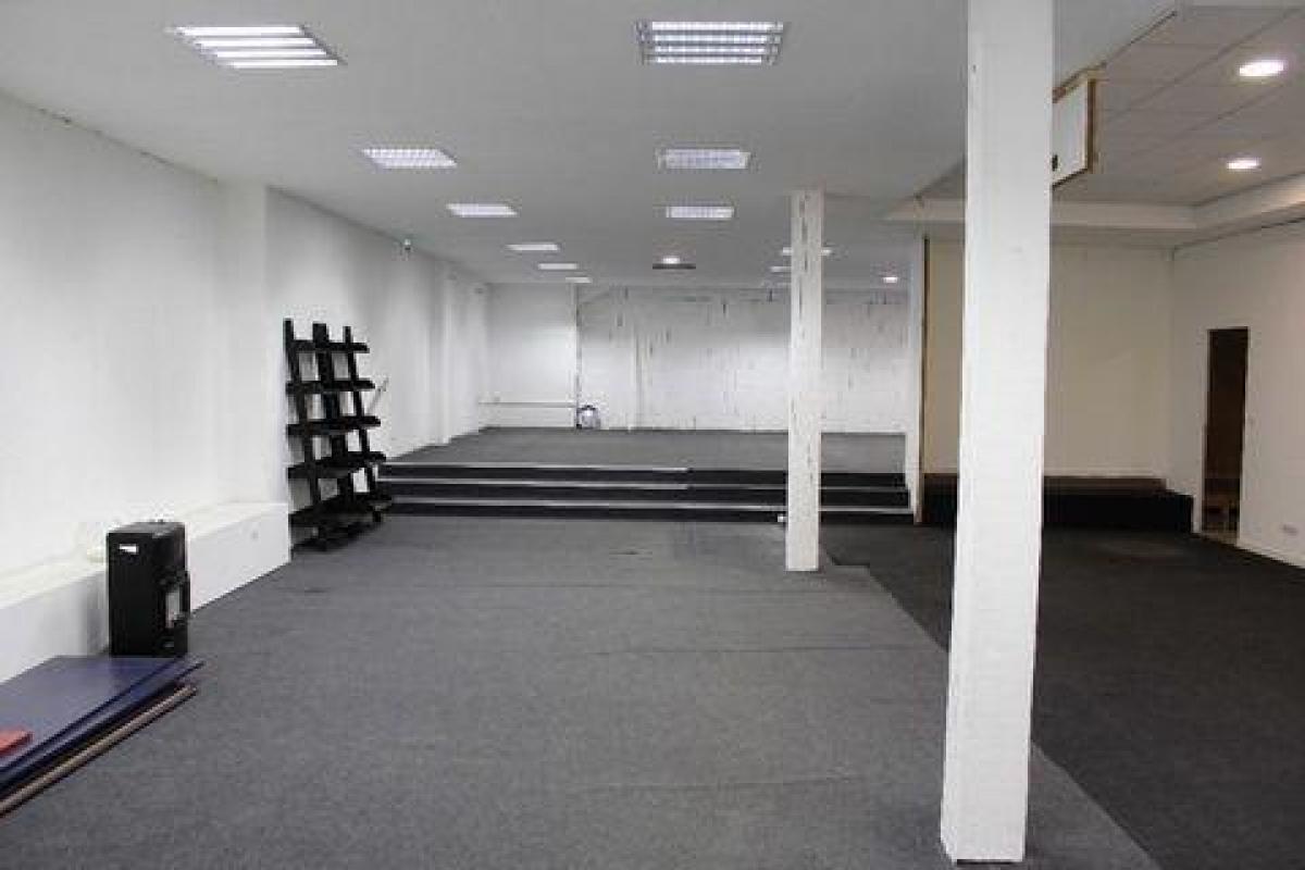 Bureau à Revel, France 950m² No. 19546