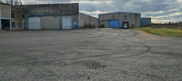 Gewerbliche Immobilie in Tricot, France 9200m², Nr. 254656 7