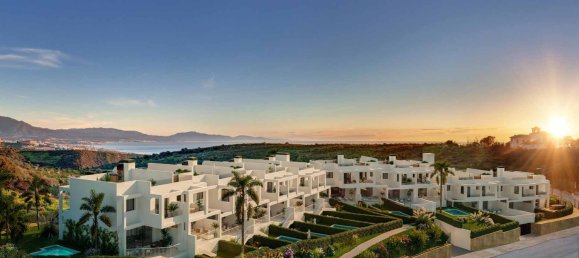 3 bedrooms Townhouse in Golden View II, Manilva, Spain No. 15655 10