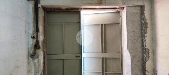  مرآب في Rome, Italy 100متر مربع رقم 359964 12