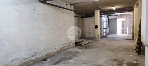  مرآب في Rome, Italy 100متر مربع رقم 359964 6