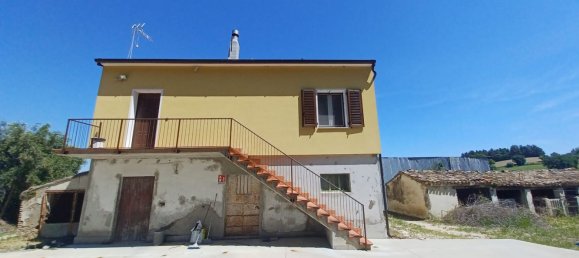 4 bedrooms House in Macerata, Italy No. 315296 2