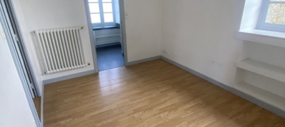 5 Schlafzimmer Stadthaus in Evron, France, Nr. 102783 11