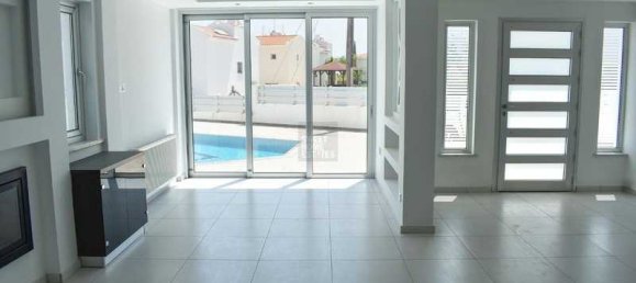 4 bedrooms House in Paralimni, Cyprus No. 7006 12