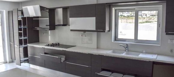 4 bedrooms House in Paralimni, Cyprus No. 7006 7