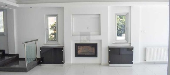 4 bedrooms House in Paralimni, Cyprus No. 7006 10