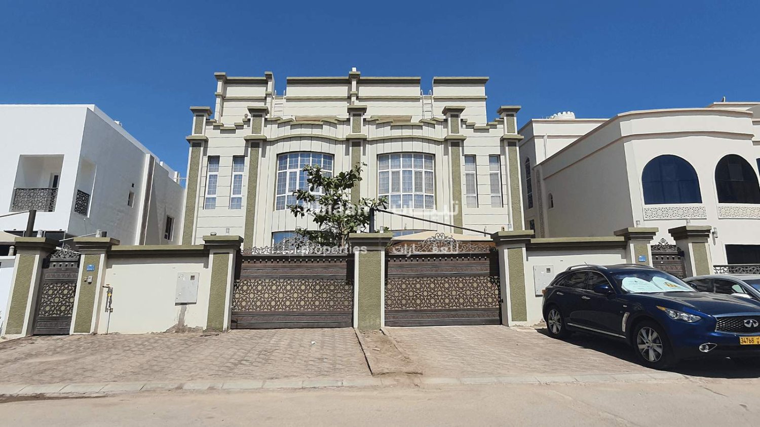 7 bedrooms Property in As Sib, Oman No. 330