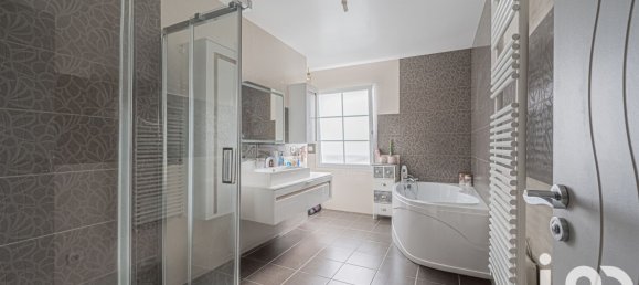 Дом с 5 спальнями в Сен-Сир-сюр-Луар, Франция № 326959 16