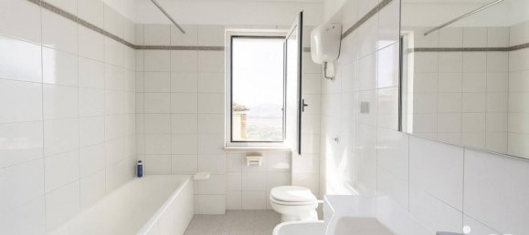 4 Schlafzimmer Haus in Notaresco, Italy, Nr. 345347 21