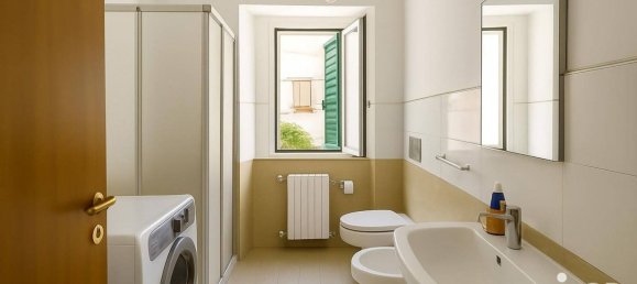 4 Schlafzimmer Haus in Notaresco, Italy, Nr. 345347 6