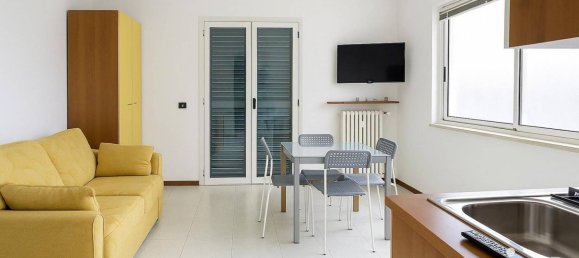 4 Schlafzimmer Haus in Notaresco, Italy, Nr. 345347 19