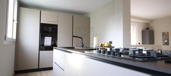 Villa de 9 divisões em Lucca, Italy N.º 8614 6