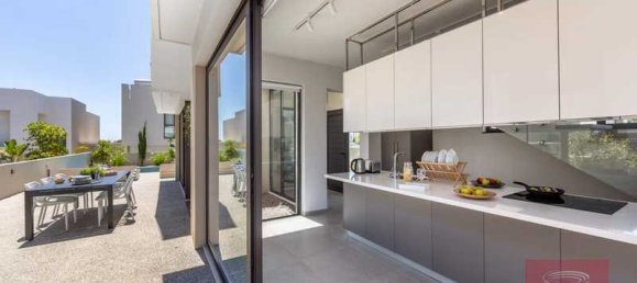 3 bedrooms Villa in Paralimni, Cyprus No. 18360 9