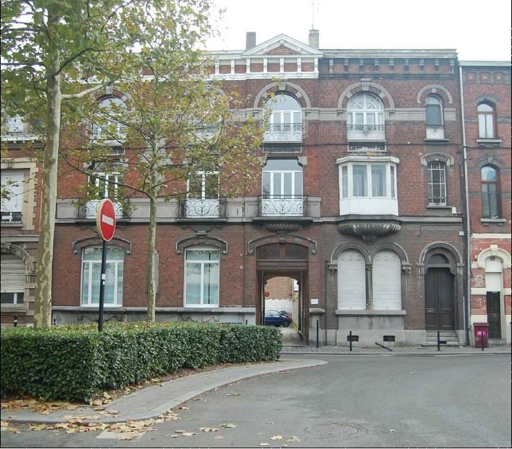  مكتب في Valenciennes, France 350متر مربع رقم 215235