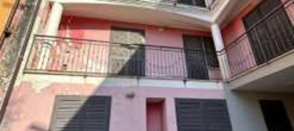 3 rooms Apartment in Marcianise, Italy No. 7579 4