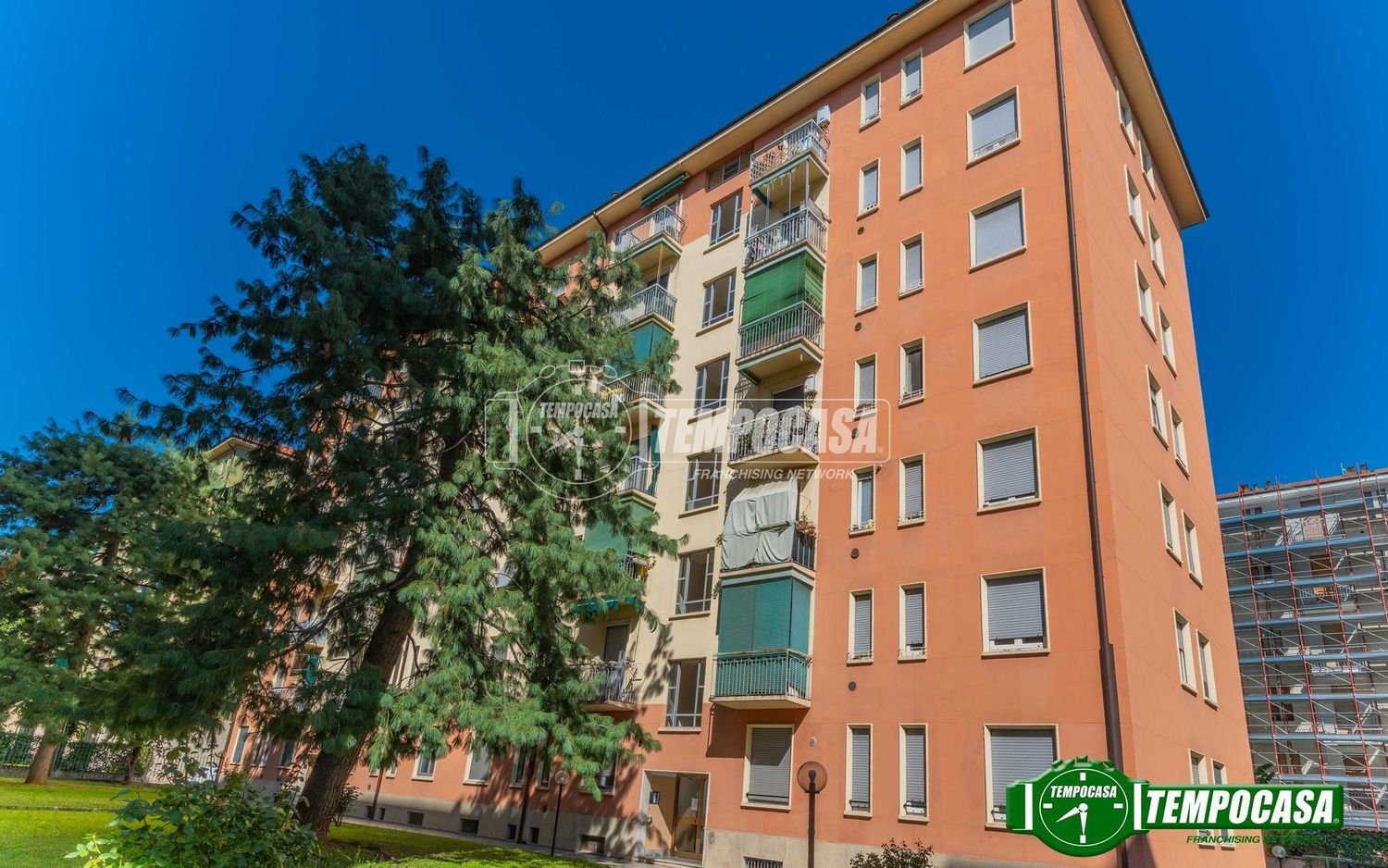 Квартира с 3 комнатами в Милан, Италия № 261216