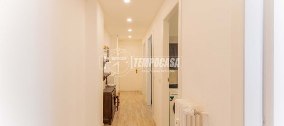 3-salle Appartement à Milan, Italy No. 261216 12