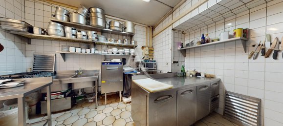 115m² Commercial property in Villeneuve-le-Comte, France No. 176375 9