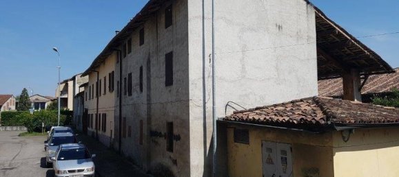 4 rooms House in Pandino, Italy No. 129817 5