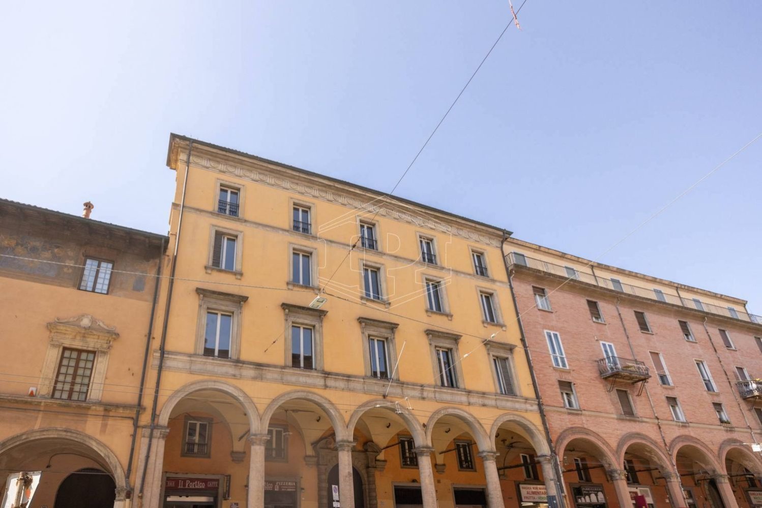4 rooms Apartment in Bologna, Italy No. 268031