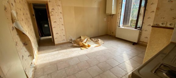 317m² Building in Sedan, France No. 63395 8