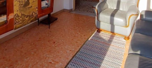 7غرفة منزل في Carrara, Italy رقم 45685 29