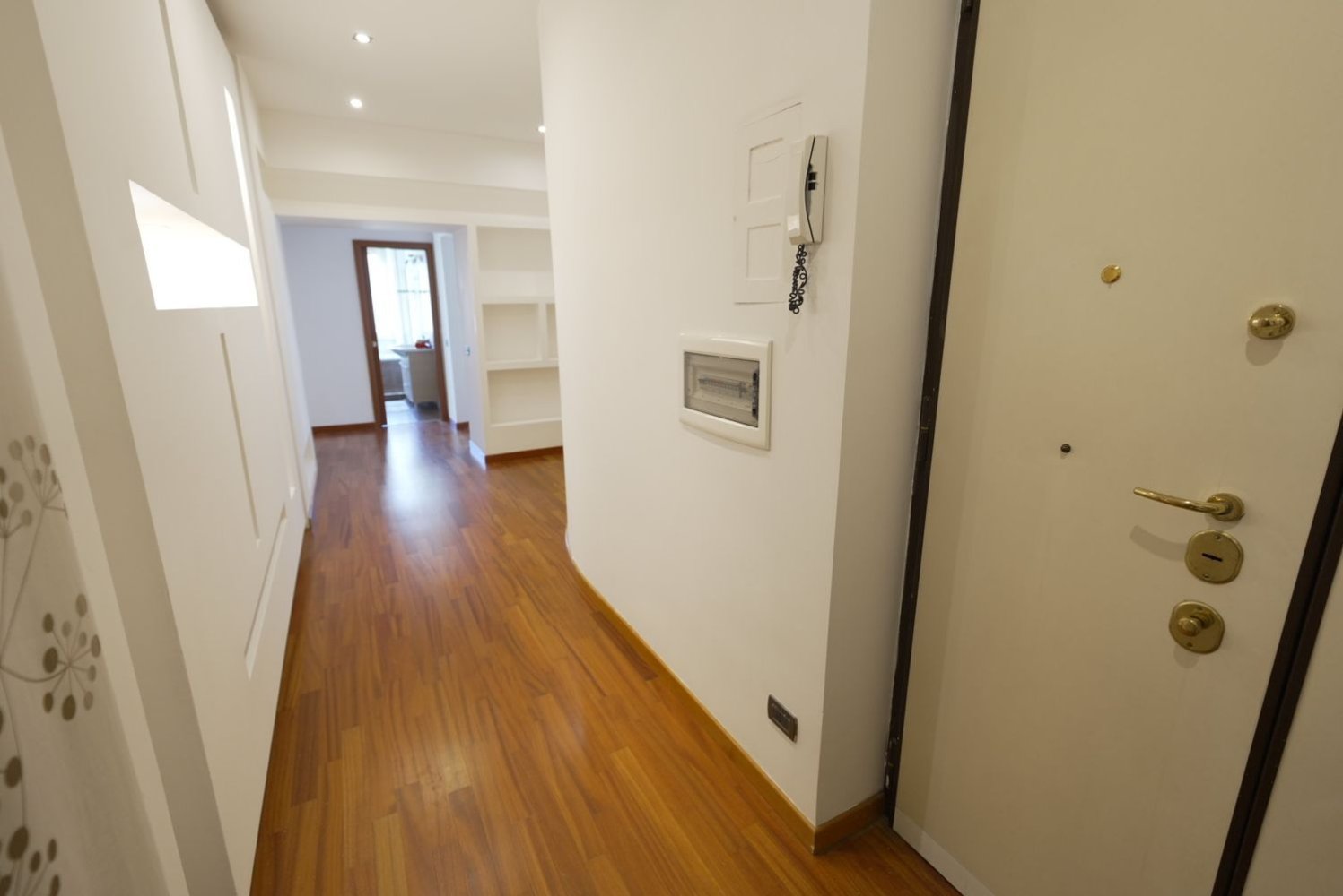 4-Zimmer Wohnung in Rome, Italy, Nr. 297253