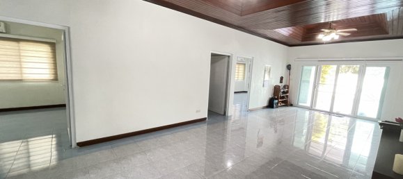 4 bedrooms Cafe / restaurant in Hua Hin, Thailand No. 6409 9