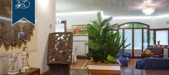 7 bedrooms Villa in Arezzo, Italy No. 329294 36