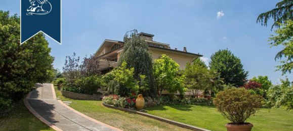 7 bedrooms Villa in Arezzo, Italy No. 329294 2