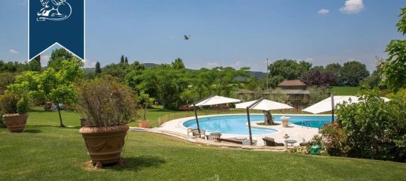 7 bedrooms Villa in Arezzo, Italy No. 329294 9